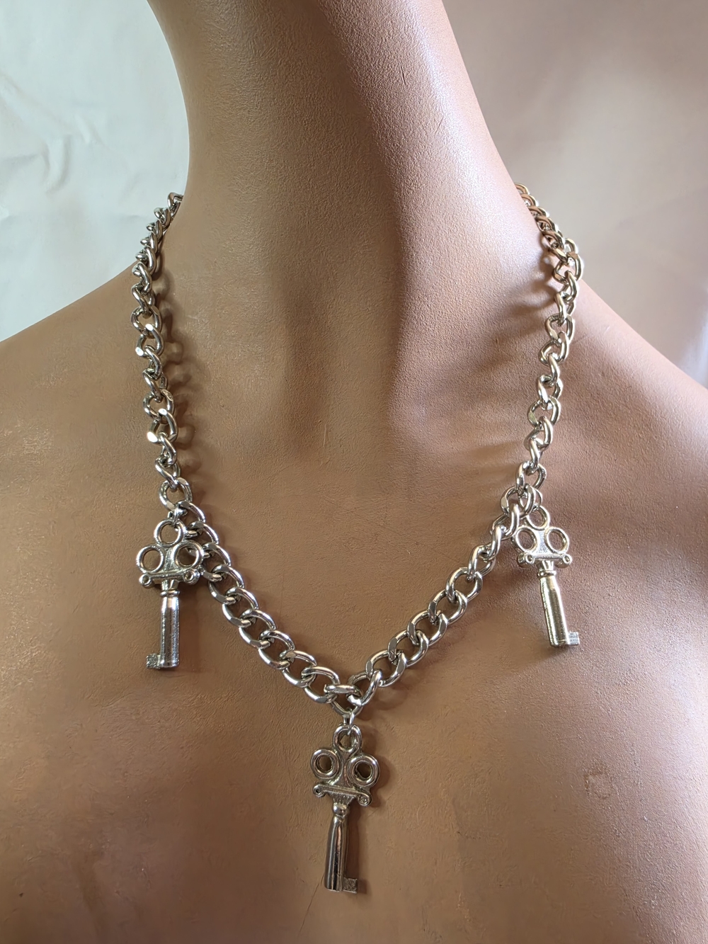 Silver Handcuff Key Pendant Necklace.